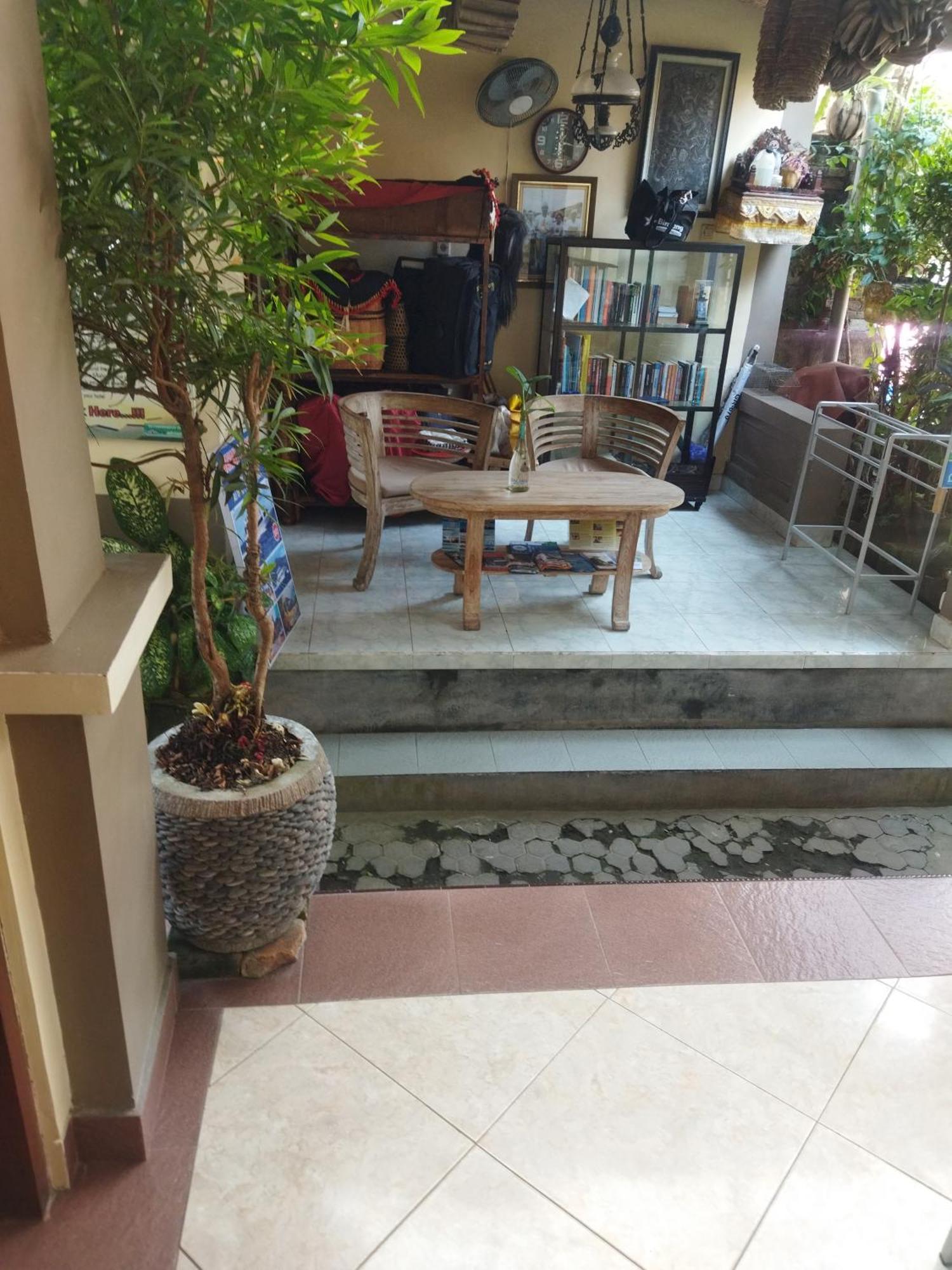 Wahwik'S House Hotel Ubud  Exterior photo